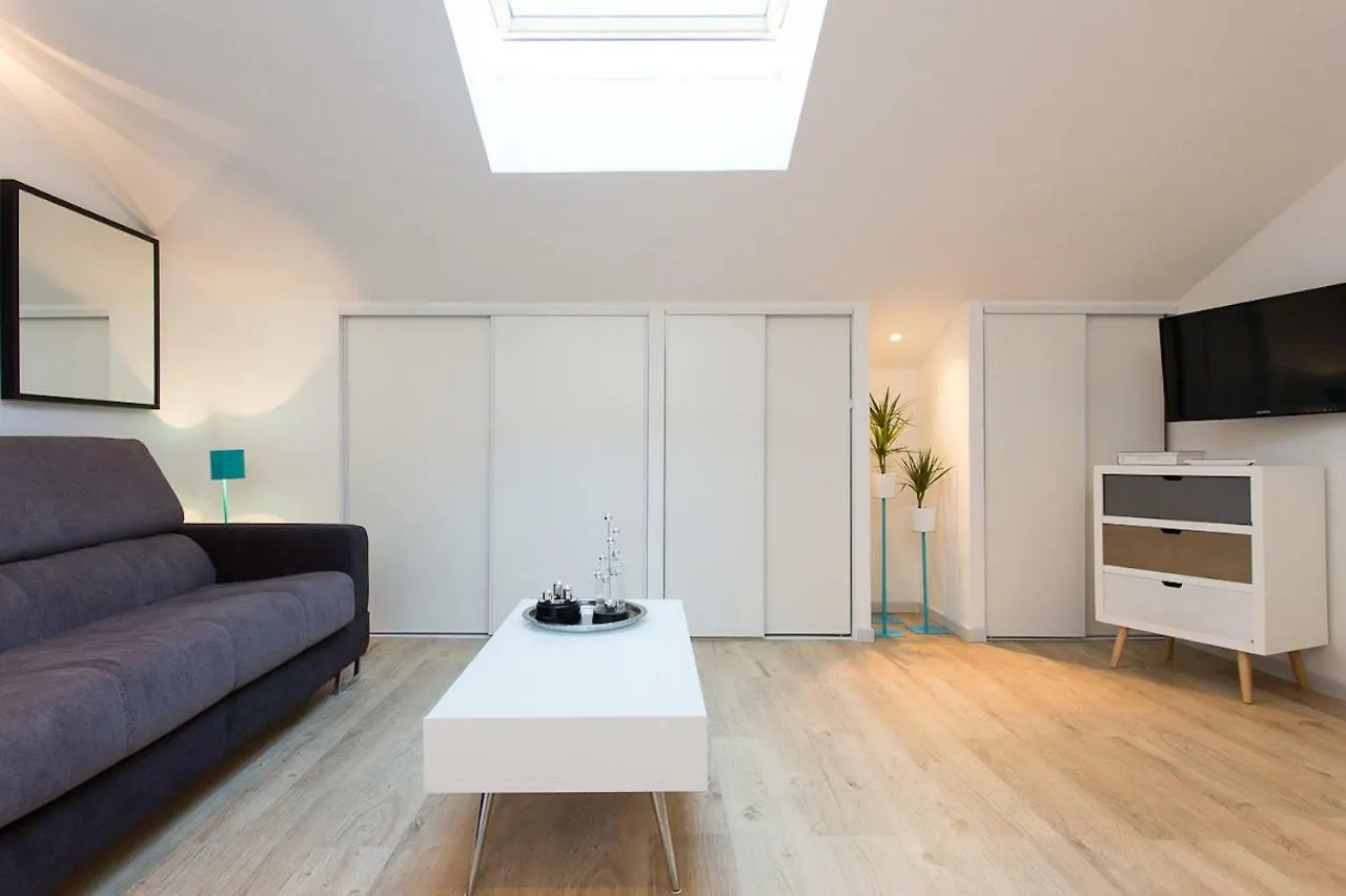 Teisseire Accomodations Cannes 0*,  Francia